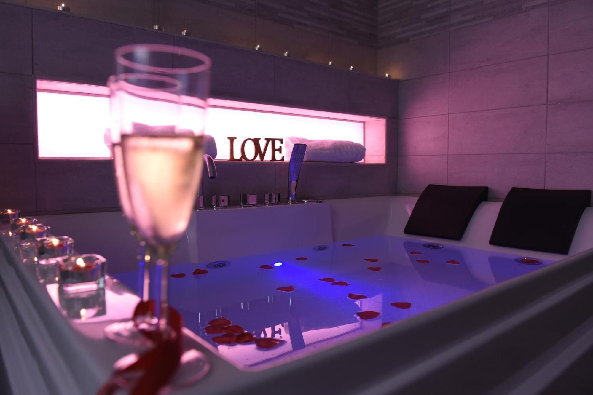 Appartamento Nido Di Suite, Jacuzzi King Size, Metro C
