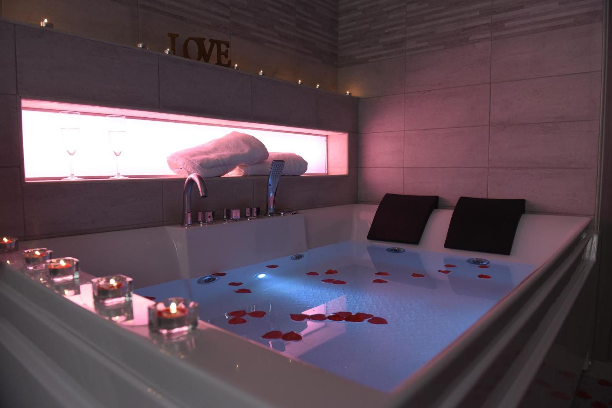 Appartamento Nido Di Suite, Jacuzzi King Size, Metro C